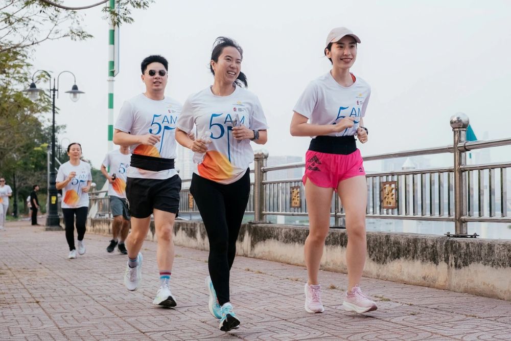 Cac hoat dong the thao, chay bo, nuoi duong suc khoe the chat ngay cang duoc gioi tre quan tam.
