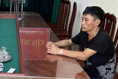 Đối tượng Trần Đình Quang tại cơ quan công an. Ảnh: Công an tỉnh Hưng Yên