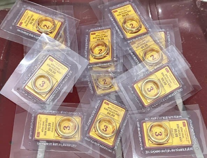 The price of 9999 gold rings on the morning of October 20 was commonly traded around 155.5 - 158.5 million VND/tael (buy - sell). Photo: Cam Ha