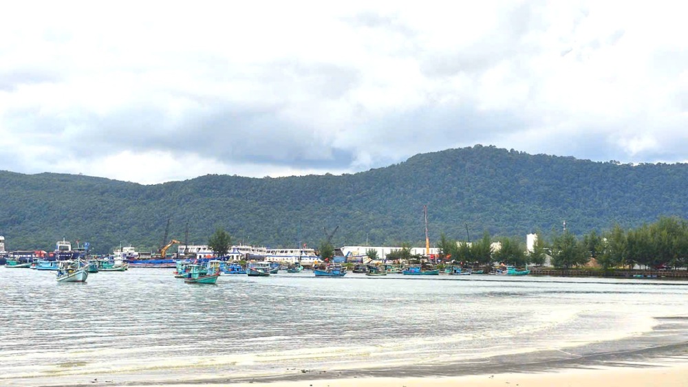 The People's Committee of Phu Quoc Special Zone has issued a notice advising people and businesses to be vigilant against taking advantage of complaint and lawsuit rights to commit fraud. Photo: Nguyen Anh