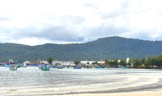 UBND đặc khu Phú Quốc đã có thông báo khuyến cáo người dân và doanh nghiệp cảnh giác trước hành vi lợi dụng quyền khiếu nại, khởi kiện để lừa đảo. Ảnh: Nguyên Anh