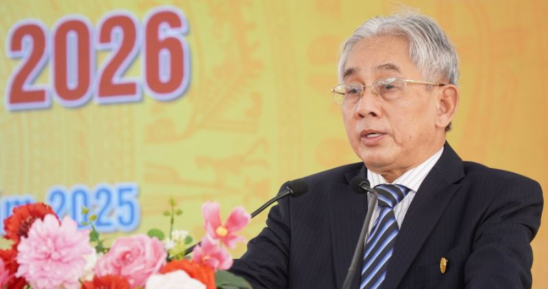 El profesor meritorio PGS.TS Luong Minh Cu rector de la Universidad Cuu Long pronuncio el discurso de apertura de la ceremonia. Foto: Hoang Loc