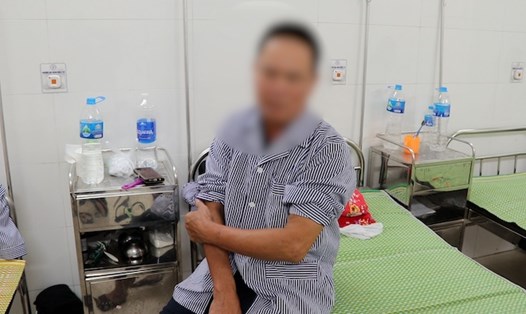 Nam bệnh nhân bàng hoàng khi phát hiện nhiễm sán lá gan lớn.