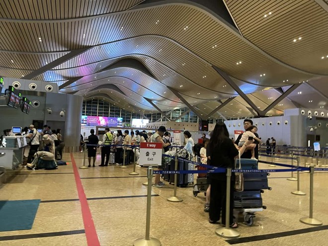 깜란 국제공항 내부. 사진: Huu Long