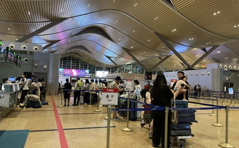 Inside Cam Ranh International Airport. Photo: Huu Long