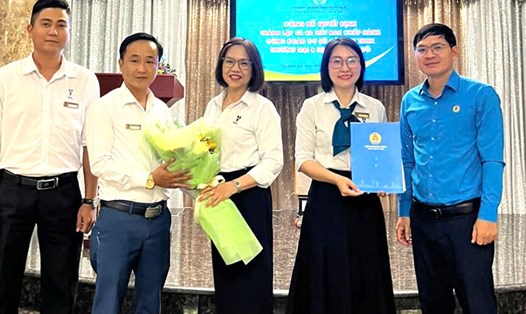 Công đoàn phường Ngũ Hành Sơn, Đà Nẵng thành lập thêm một Công đoàn cơ sở với 34 đoàn viên. Ảnh: Công đoàn Ngũ Hành Sơn