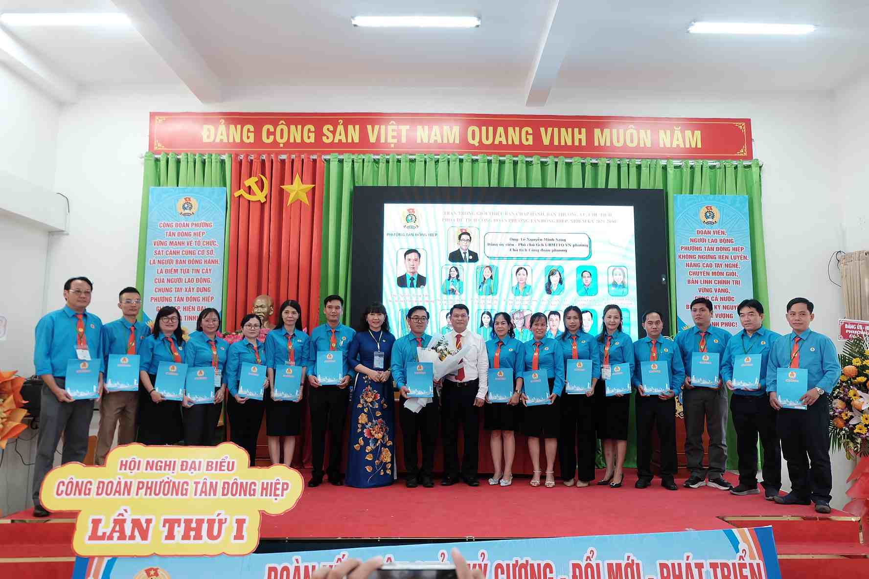 Delegation conference of Tan Dong Hiep Ward Trade Union. Photo: Provided by the Union