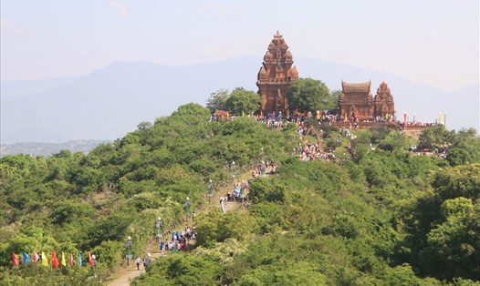 Trung tâm Bảo tồn Di sản văn hóa tỉnh Khánh Hòa đã và đang bảo tồn văn hóa, tri ân người uy tín đồng bào Chăm gắn với Lễ hội Katê. Ảnh: Hữu Hà