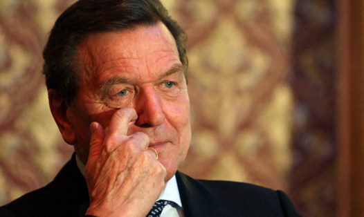 Cựu Thủ tướng Gerhard Schroder vừa được triệu tập lấy lời khai về đường ống Nord Stream và Nord Stream 2. Ảnh: AFP
