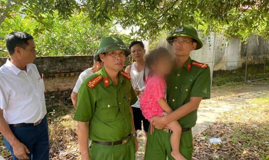 Cháu H được lực lượng Công an tỉnh Bắc Ninh giải cứu an toàn. Ảnh: Công an tỉnh Bắc Ninh