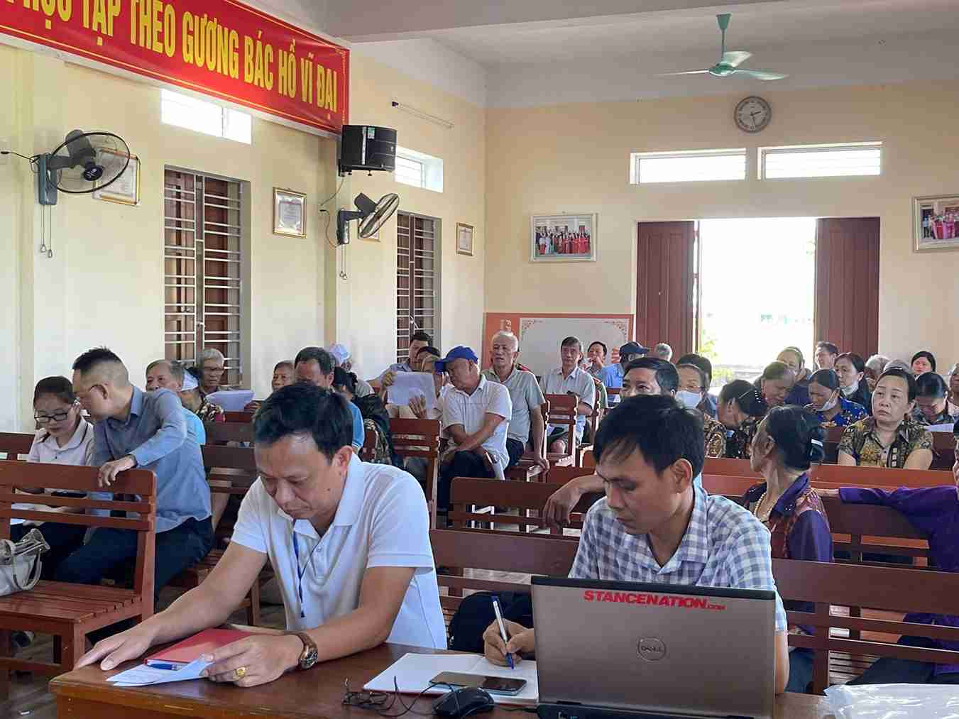 Xa Chi Minh, TP Hai Phong cong khai phuong an boi thuong Du an Cum cong nghiep Van To. Anh: Xa Chi Minh