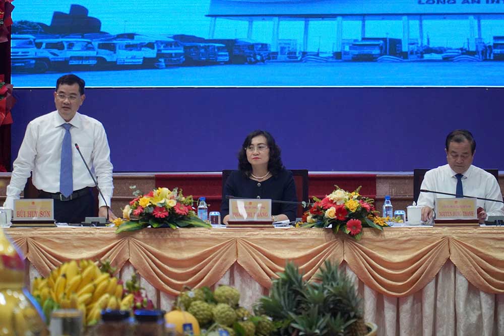 Cac dai bieu chu tri hoi nghi. Anh: Thanh Vu