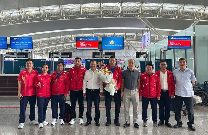 ベトナムのスポーツ代表団は、2025 年のアジアユースゲームズに参加するために出発する前に奨励されています。写真: ベトナムスポーツ局