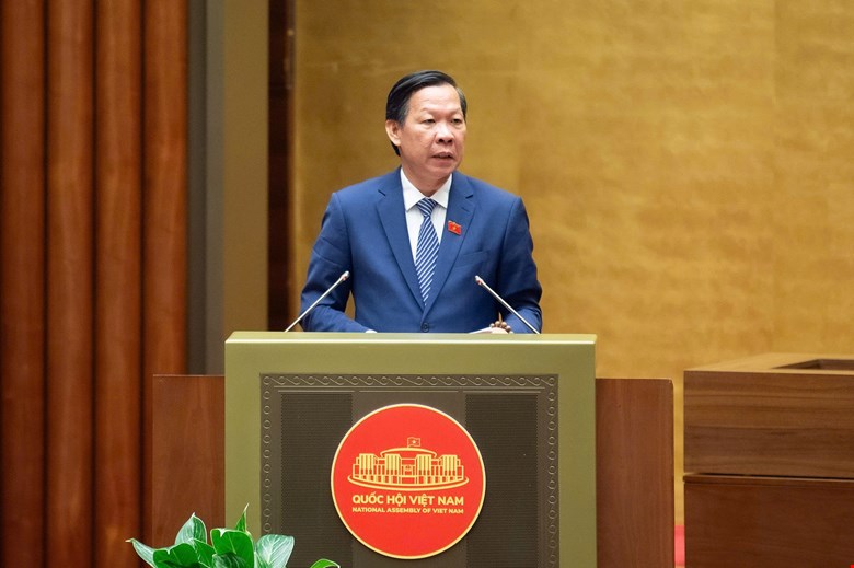 Chairman of the Economic and Financial Committee Phan Van Mai said that the development of markets is not yet synchronous and lacks depth. The financial and banking markets face some potential risks. Photo: Quochoi.vn