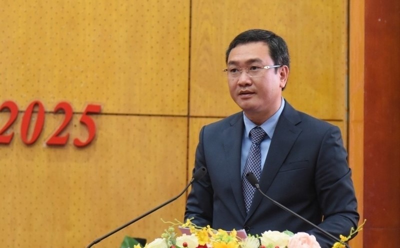 Mr. Nguyen Canh Toan was elected Chairman of the Lang Son Provincial People's Committee. Photo: Duong Duyen