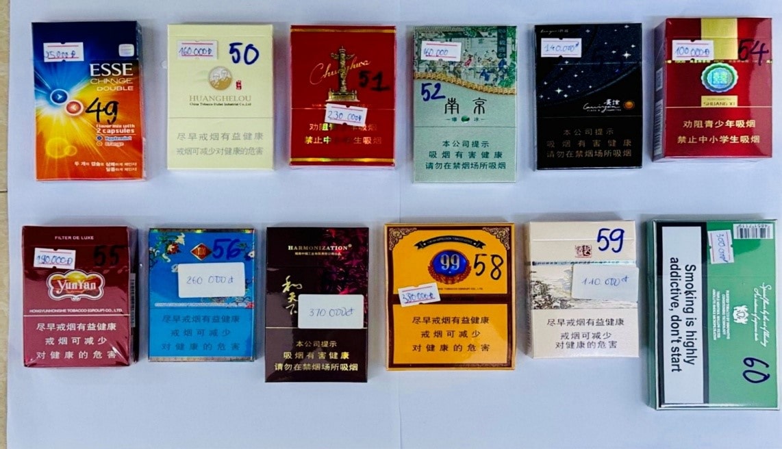 Cac mat hang thuoc la dieu nhap lau, cac mat hang thuc pham bao goi san do nuoc ngoai san xuat. Anh: Chi cuc quan ly thi truong Da Nang