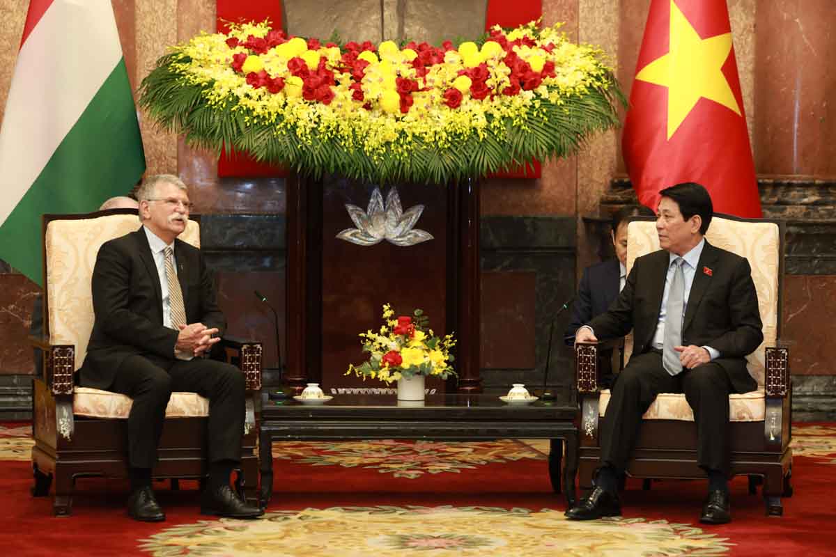 Politburo member and President Luong Cuong received Hungarian National Assembly Chairman Kover Laszlo. Photo: Hai Nguyen