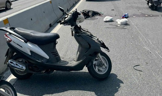 Hiện trường vụ tai nạn trên cầu Vĩnh Tuy (Hà Nội), sáng 20.10. Ảnh: Công an Hà Nội