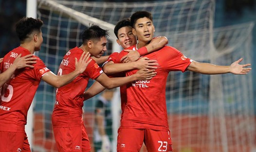 Thể Công Viettel áp sát ngôi đầu bảng xếp hạng V.League 2025-2026. Ảnh: Minh Dân