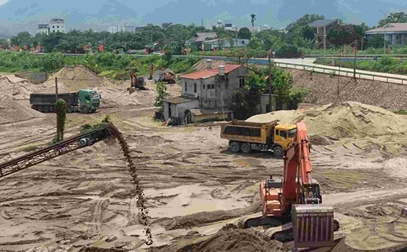 Hanoi directs stabilization of construction material prices. Photo: Binh Khang