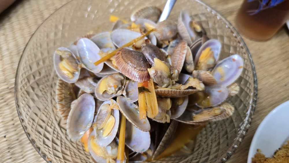 태국식 바지락 찜 요리법은 매우 간단하고 만들기 쉽습니다. 사진: 뚜언 닷