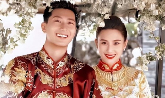 Đậu Kiêu và Hà Siêu Liên tổ chức hôn lễ vào tháng 4.2023. Ảnh: chụp từ Sohu