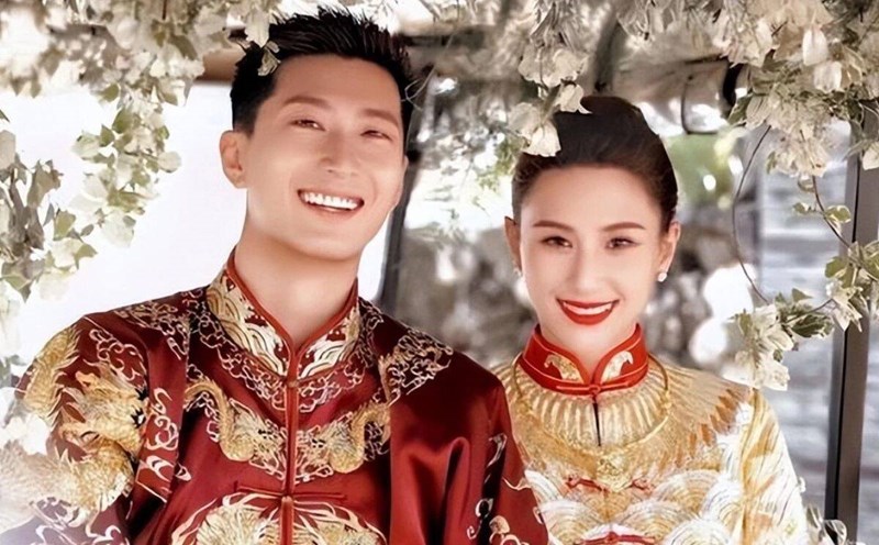 Dau Kieu and Ha Sieu Lien will get married in April 2023. Photo: taken from Sohu
