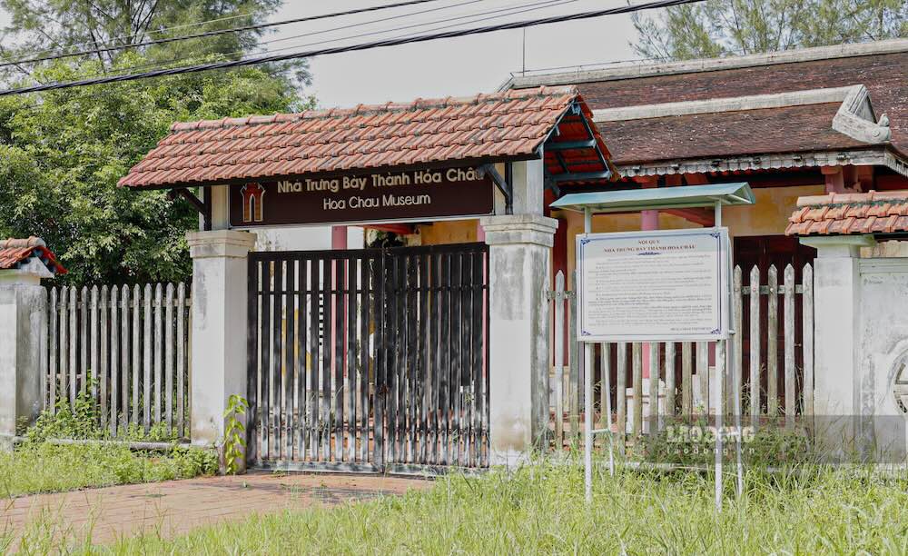 Cach khu vuc khao co hon 100m, nam 2003 chinh quyen dia phuong tung xay dung Nha trung bay thanh Hoa Chau voi dien tich hon 1.000m².