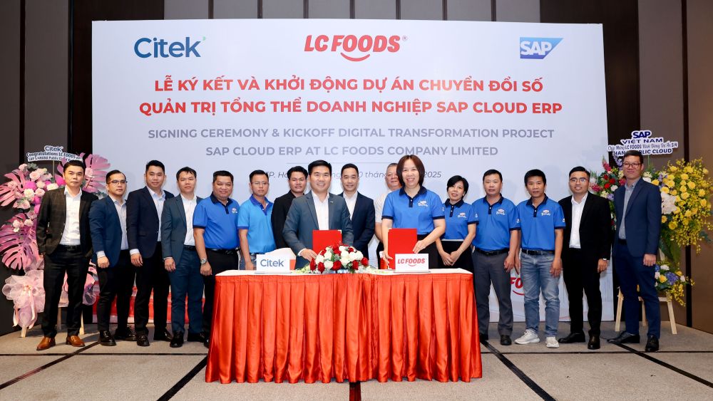 Ong Le Van Son – Pho tong giam doc thuong truc LC Foods phat bieu tai le ky ket va khoi dong du an Chuyen doi so quan tri tong the doanh nghiep SAP Cloud ERP tai TP.HCM ngay 20.10.2025