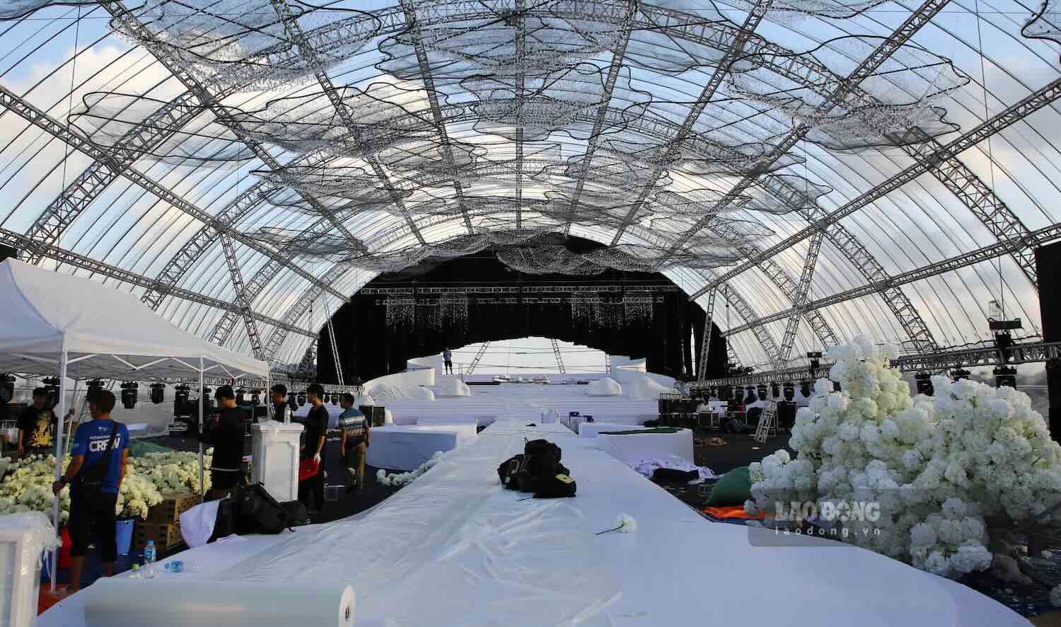 Inside the wedding hall of Son Hai Group and Miss Do Thi Ha. Photo: Cong Sang