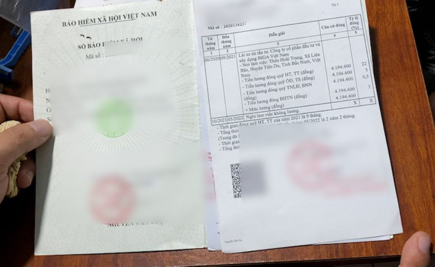 Nhieu cong nhan khong chot duoc so bao hiem xa hoi khi doanh nghiep bo tron khong dong BHXH. Anh: PV