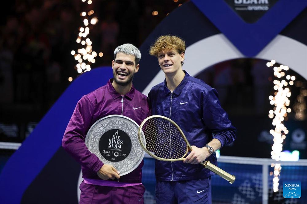 Sinner (right) won the 2025 Six Kings Slam. Photo: Xinhua