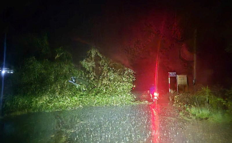 Thunderstorms and tornadoes caused severe damage to many localities in Tay Ninh. Photo: Minh Duong