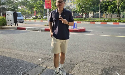 Các chàng có chiều cao khiêm tốn nên lựa chọn áo phù hợp khi kết hợp với quần short trắng. Ảnh: Tuấn Đạt