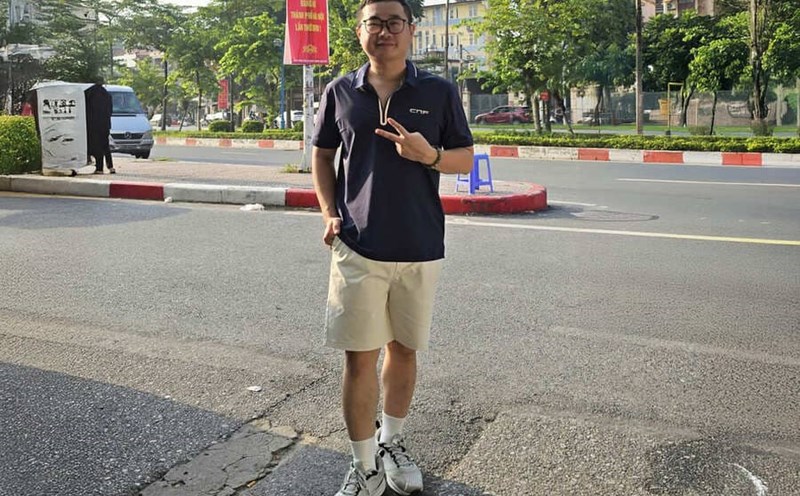 Men with modest heights should choose the right outfit when combined with white shorts. Photo: Tuan Dat