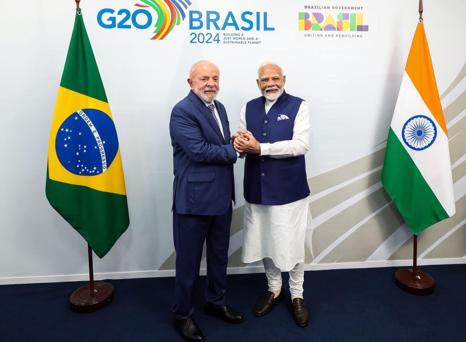 India and Brazil are strengthening cooperation in countering US tariffs. In the photo: Indian Prime Minister Narendra Modi (right) and Brazilian President Luiz Inacio Lula da Silva at the G20 Summit in Rio de Janeiro on November 19, 2024. Photo: VNA.