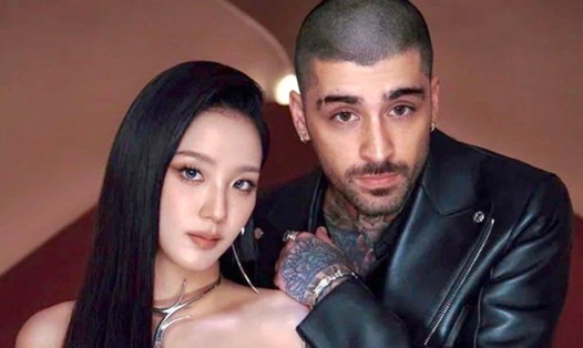 Jisoo (Blackpink) hợp tác với Zayn Malik. Ảnh: MV Eyes Closed