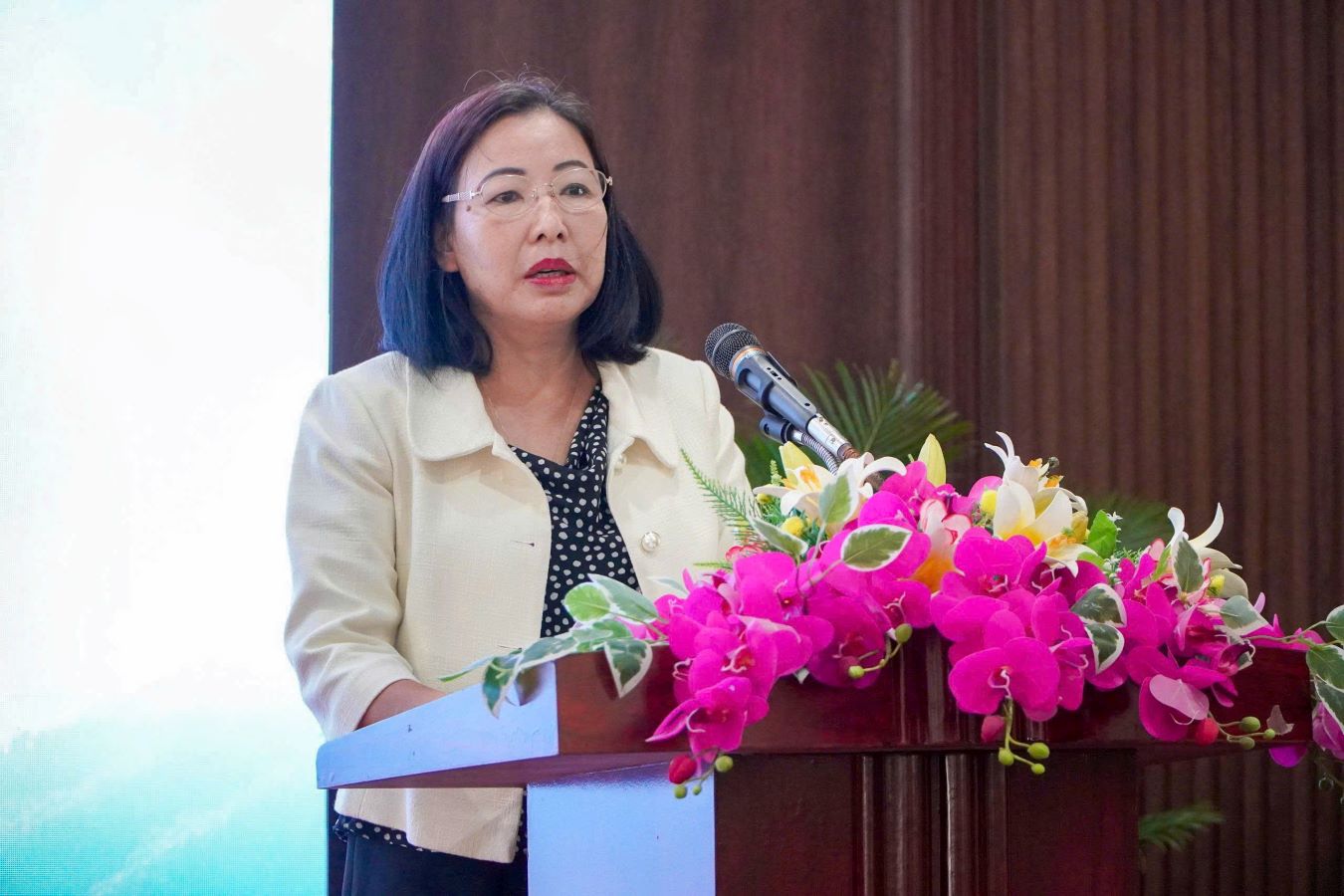 GS.TS Tran Thi Thu Ha phat bieu chao mung hoi thao. Anh: Anh Duc