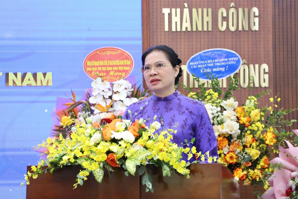 Ms. Ha Thi Nga - Member of the Party Central Committee, Member of the Standing Committee of the Party Committee of the Fatherland Front, Central organizations, Vice Chairwoman of the Central Committee of the Vietnam Fatherland Front. Photo: Minh Hien