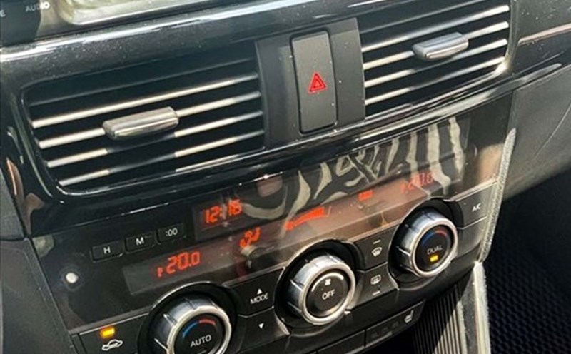 Mistakes that cause car air conditioners to break down quickly and how to fix them. Photo: Khanh Linh