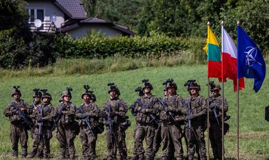 Các binh sĩ Ba Lan trong một sự kiện ở Suwalki Gap, khu vực được xem là trọng yếu ở vùng Baltic. Ảnh: AFP