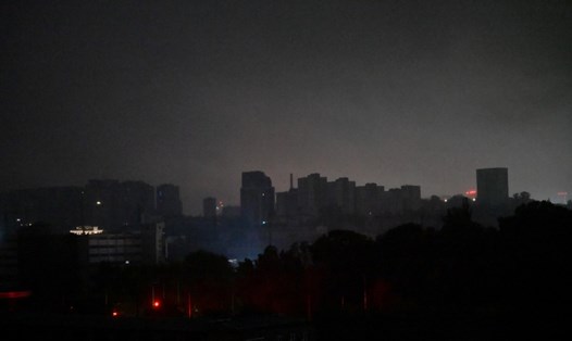 Thủ đô Kiev của Ukraina mất điện sau cuộc không kích của Nga ngày 10.10.2025. Ảnh: AFP