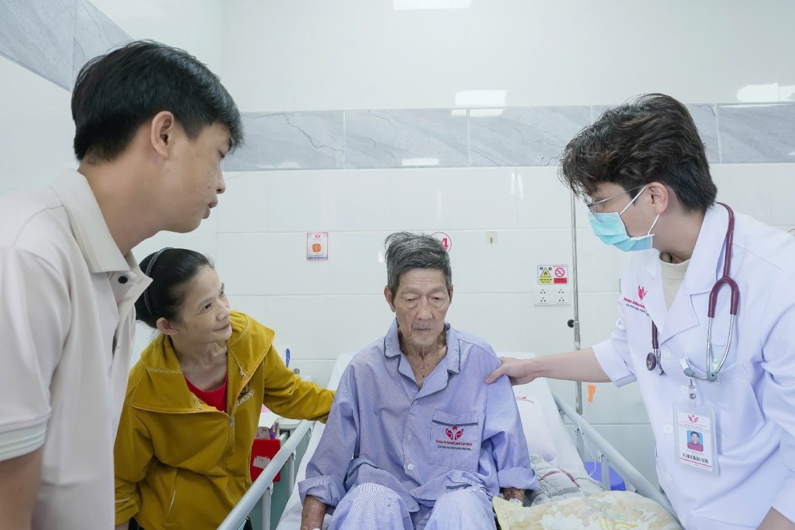 Nam benh nhan duoc CSGT Can Tho mo duong cap cuu da phuc hoi tot. Anh: Benh vien cung cap