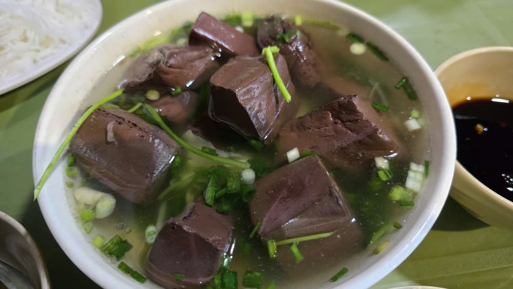 맛있고 향긋한 죽순국은 하노이의 쌀쌀한 날씨에 즐기기에 아주 좋습니다. 사진: Tuan Dat