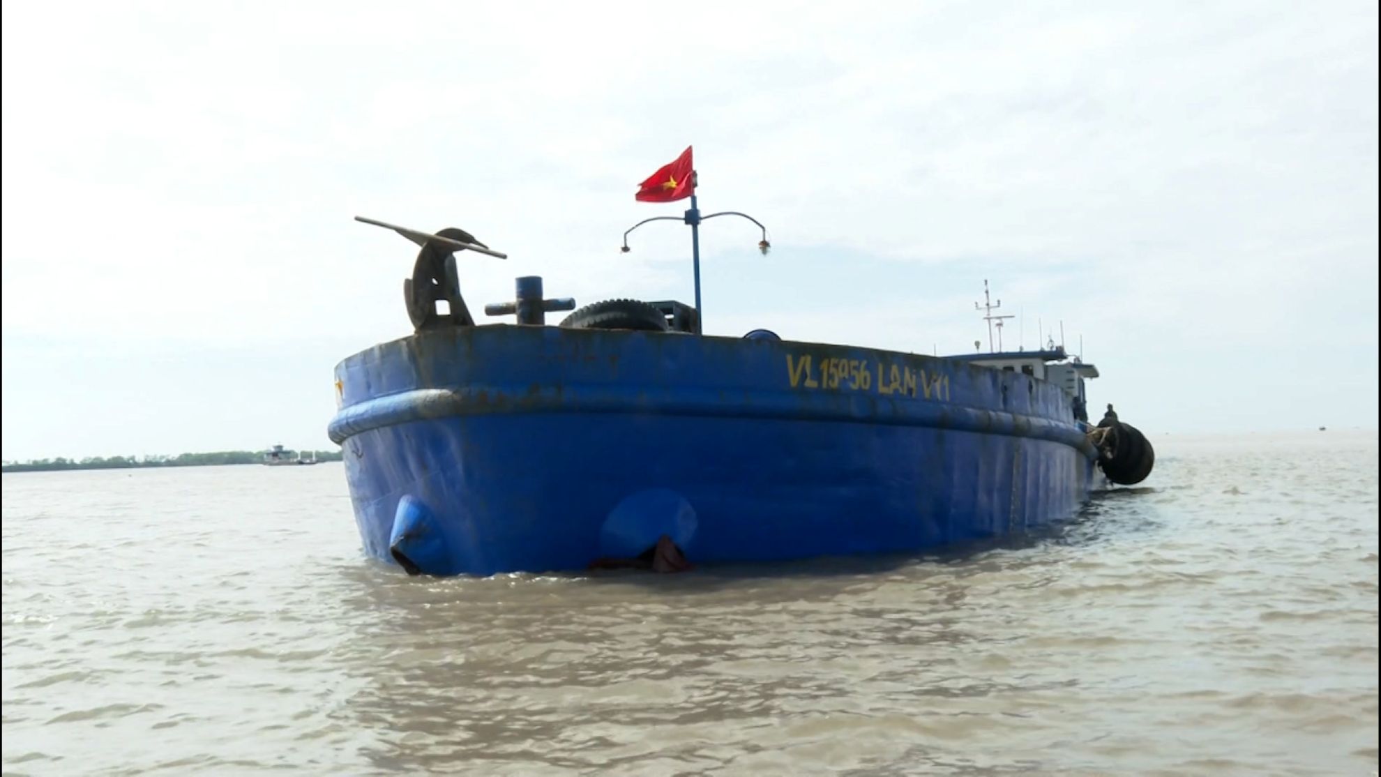 Can Tho City Border Guard dismantles oil smuggling at sea