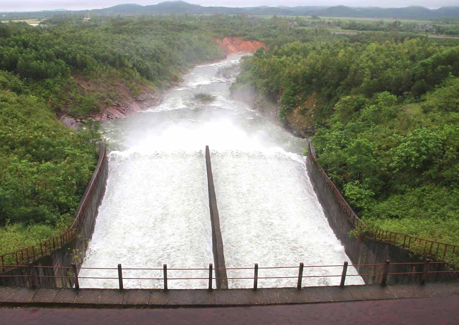 Overflows in Ke Go Lake. Photo: Tran Tuan.