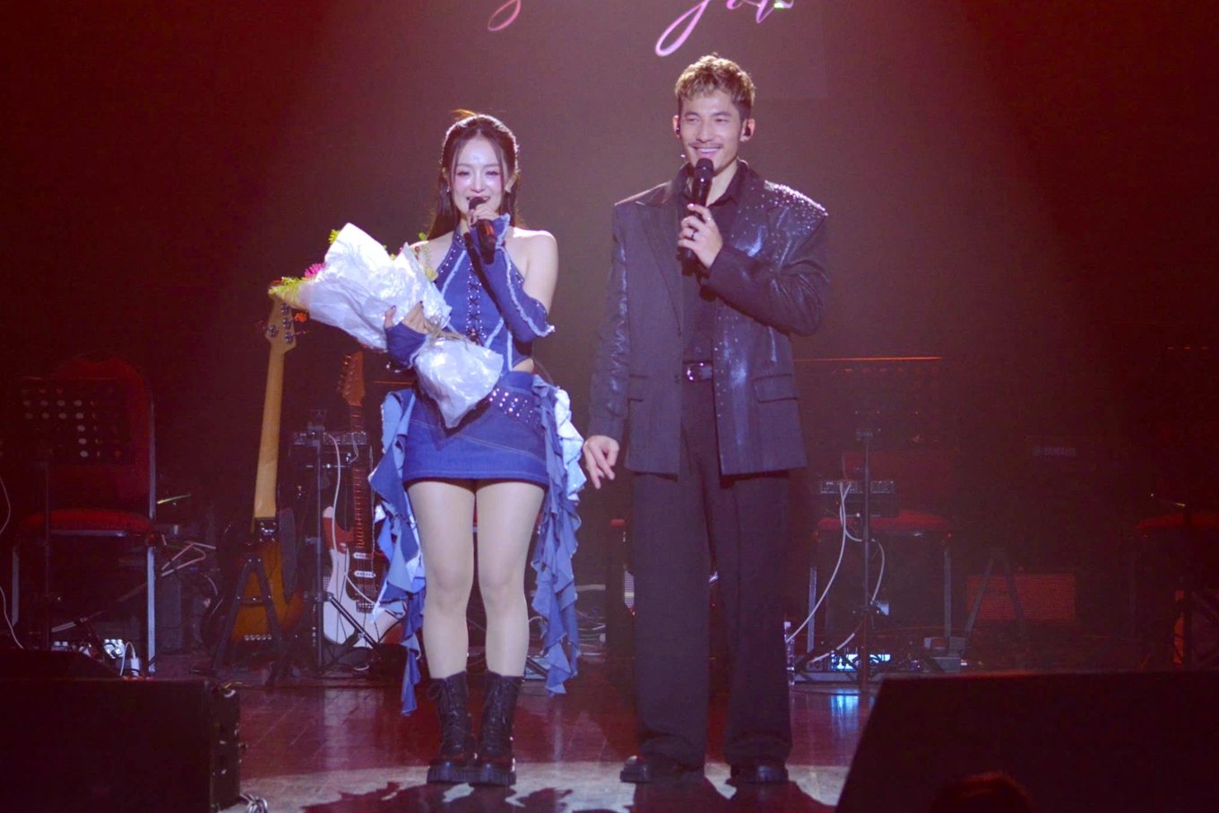 Lien Binh Phat va ban gai quen nhieu nam qua. Anh: Nghe si cung cap.