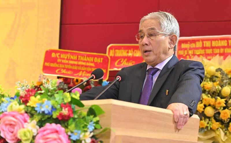 Meritorious teacher, Associate Professor, Dr. Luong Minh Cu - Principal of Cuu Long University delivered the opening speech at the ceremony. Photo: Hoang Loc