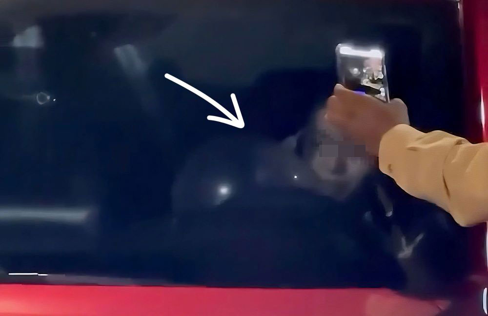 Kiểm tra ô tô do Đ.K.T điều khiển, công an phát hiện có bốn bình chứa khí N2O. Người này không có GPLX ô tô theo quy định. Ảnh: Công an TP Đà Nẵng