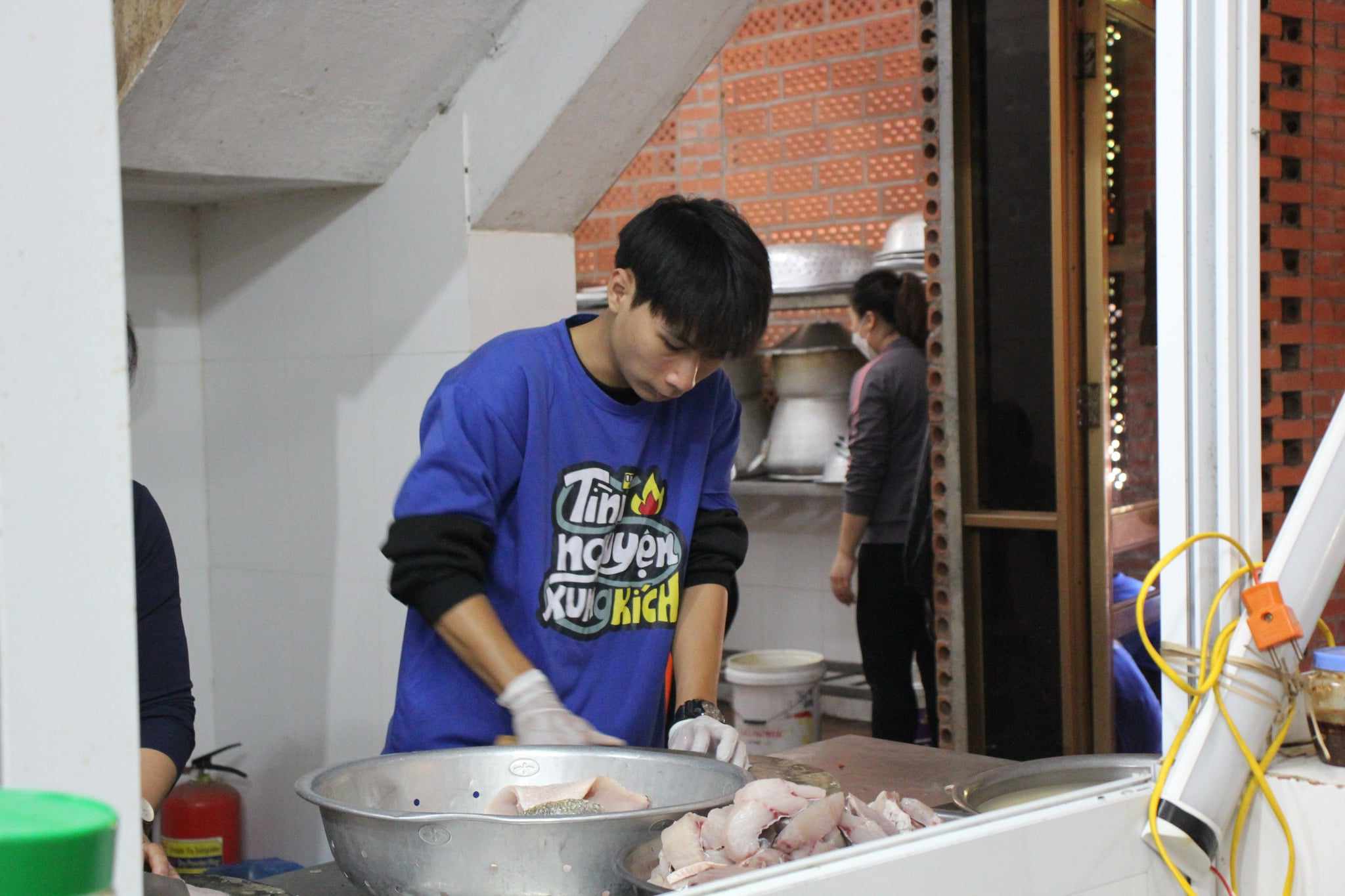 Thanh Dat miet mai voi cong viec tinh nguyen. Anh: NVCC
